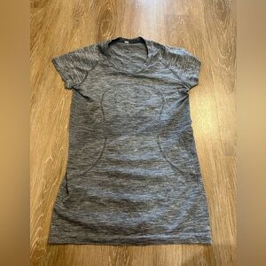 Lululemon swiftly grey short sleeve top in Grey